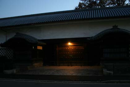 京-夕闇の東本願寺